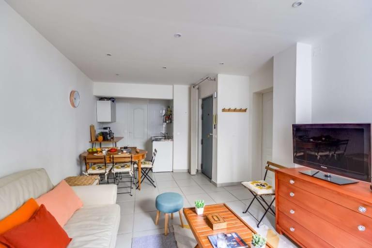 Guestready - Bel Apt A 6 Min Du Metro Gare Du Nord Paris Exteriör bild